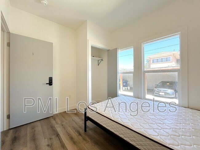 Building Photo - 1580 W 30th St