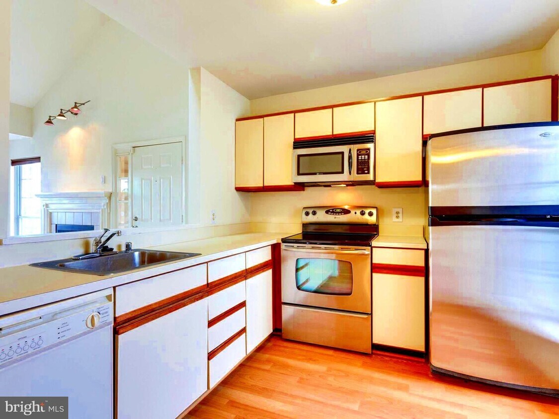 Primary Photo - 6607 Jupiter Hills Cir
