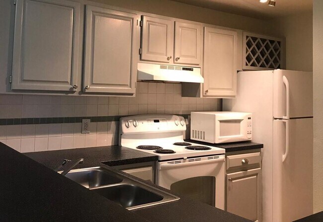 Foto del edificio - 1725 Palm Cove Blvd