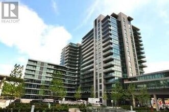 Building Photo - 209-1209 Fort York Blvd