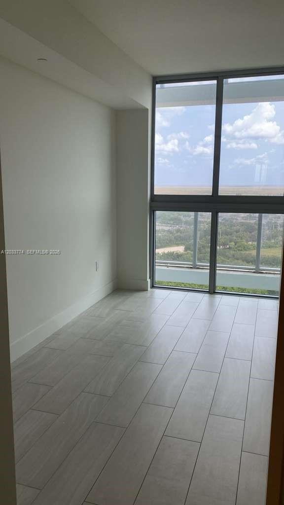 Building Photo - 2000 Metropica Wy