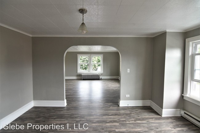Building Photo - 2 br, 1 bath Apartment - 7 Elm