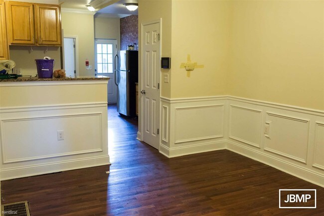 Building Photo - 4 br, 1 bath Triplex - 1922 DIAMOND ST Unit A