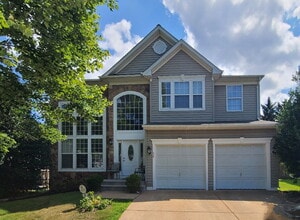 Building Photo - 59 Newbury Dr