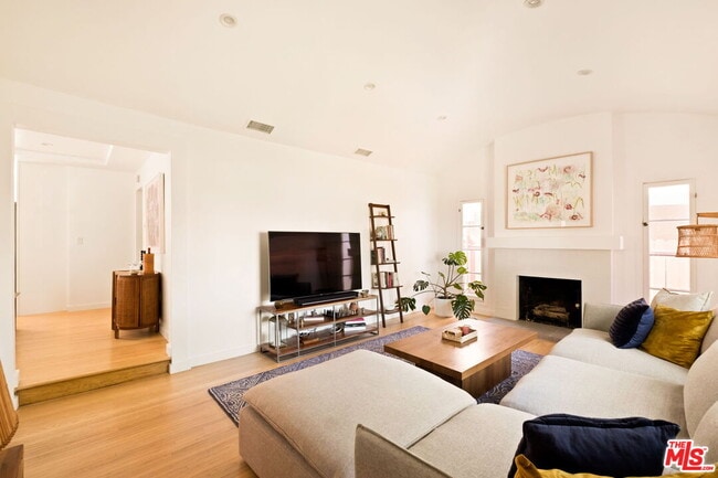 Foto del edificio - 1615 S Crescent Heights Blvd