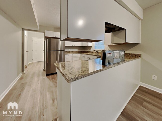 Foto del edificio - 6301 Ivory Palm Dr