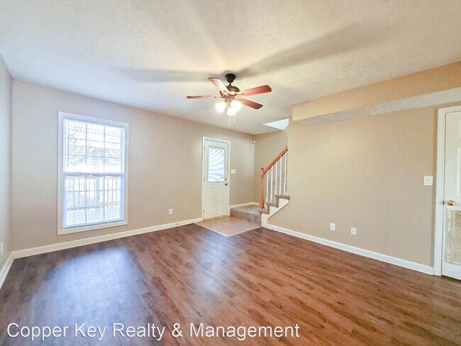 Foto del edificio - 2 br, 1.5 bath House - 560 Hietts Lane #6