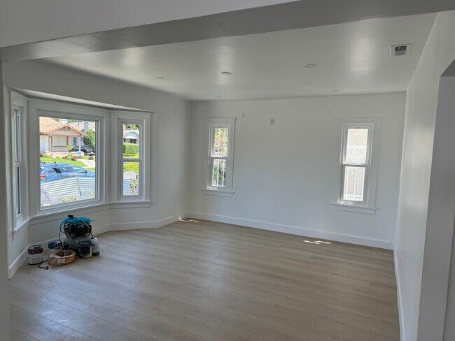Building Photo - 5319 7th Ave