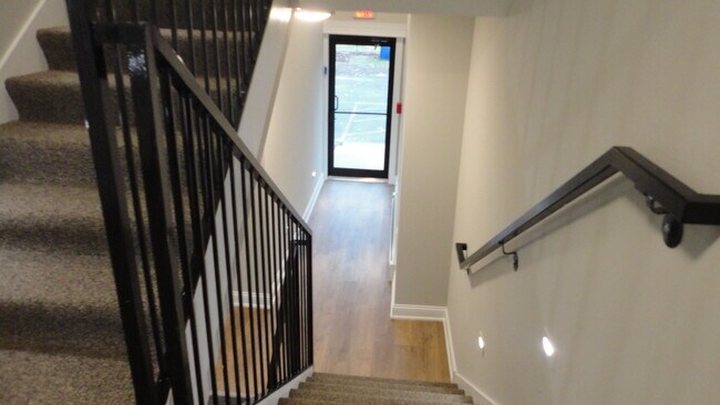 Building Photo - 9 Willow Way