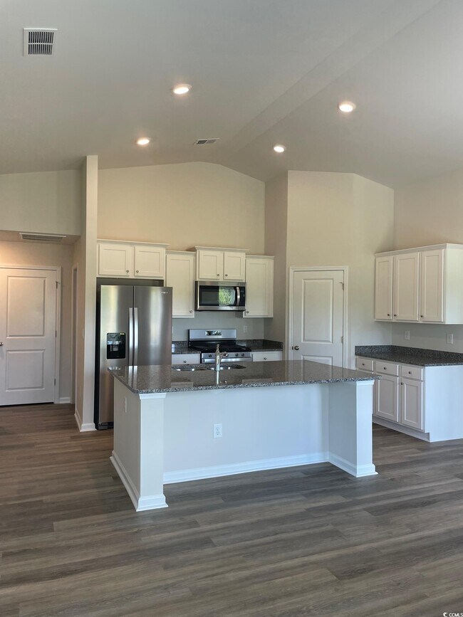 Foto del edificio - 704 Eastridge Dr