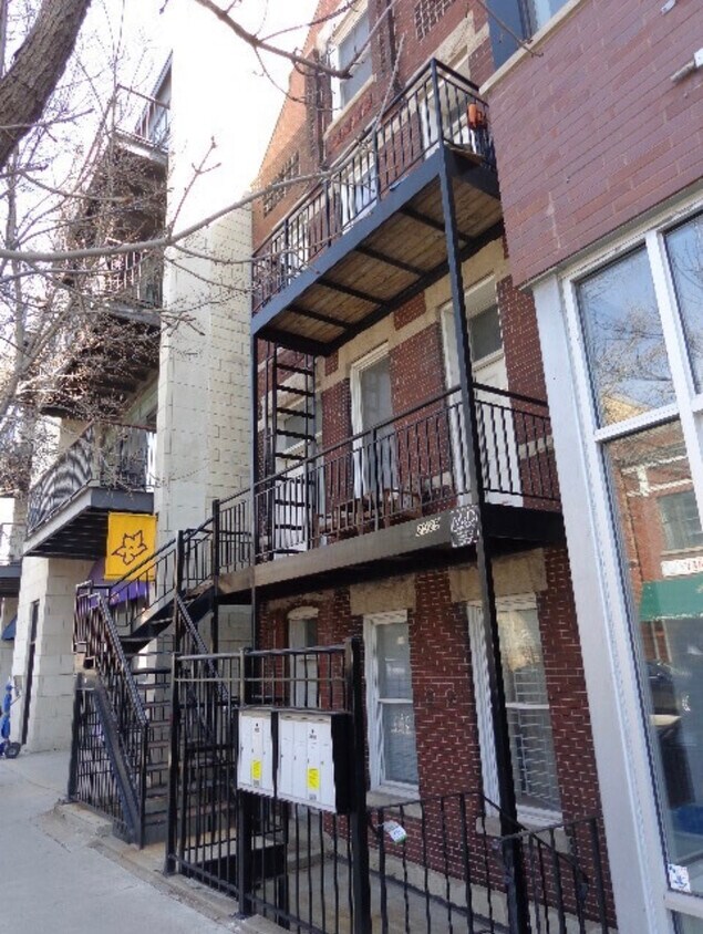 Primary Photo - 2029 N Damen Ave