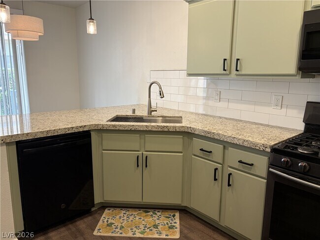 Foto del edificio - 251 S Green Valley Pkwy
