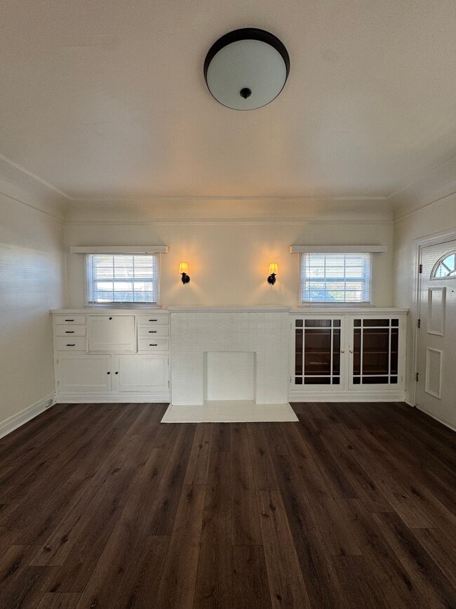 Building Photo - 2709 W 67th St