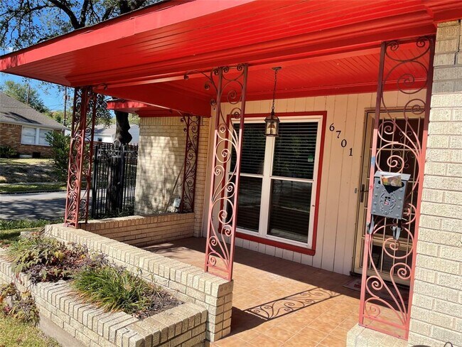 Foto del edificio - 6701 Park Ln