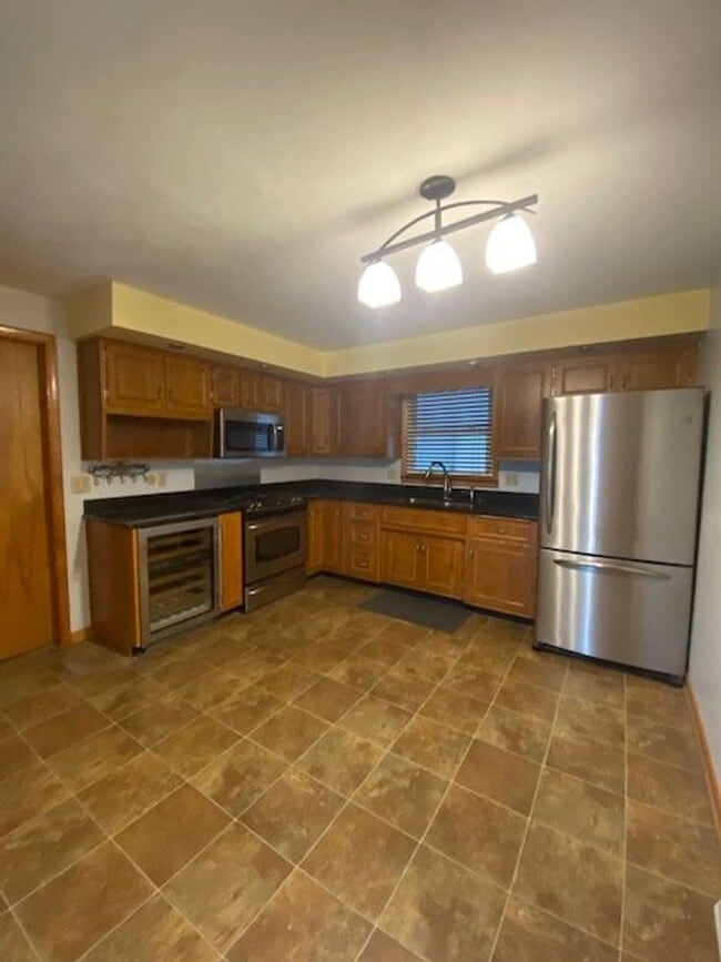 Building Photo - 714 Mellen Dr