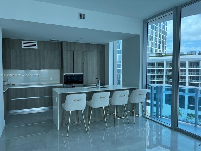 Foto del edificio - 400 Sunny Isles Blvd