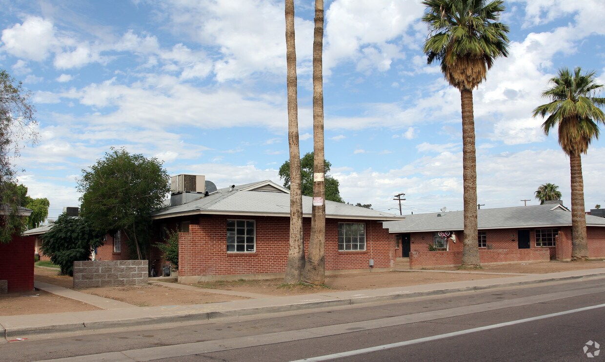 Building Photo - 3828-3836 N 15th Ave