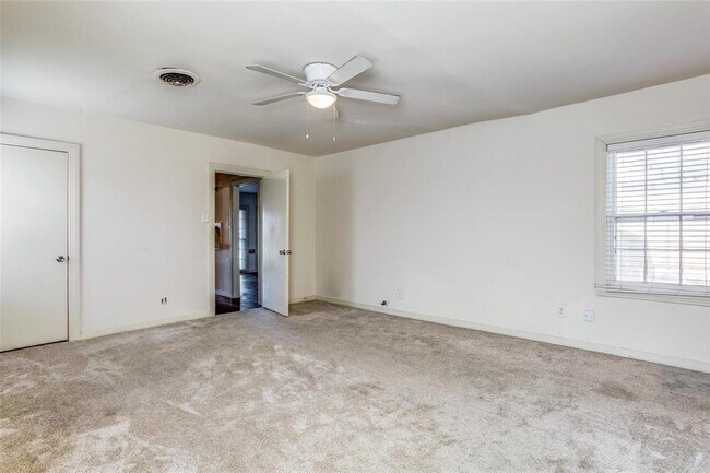 Building Photo - 7706 Robin Rd