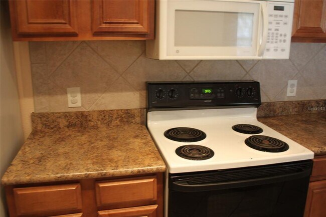 Foto del edificio - 6159 Metrowest Blvd