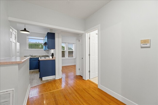 Building Photo - 4055 N Spaulding Ave