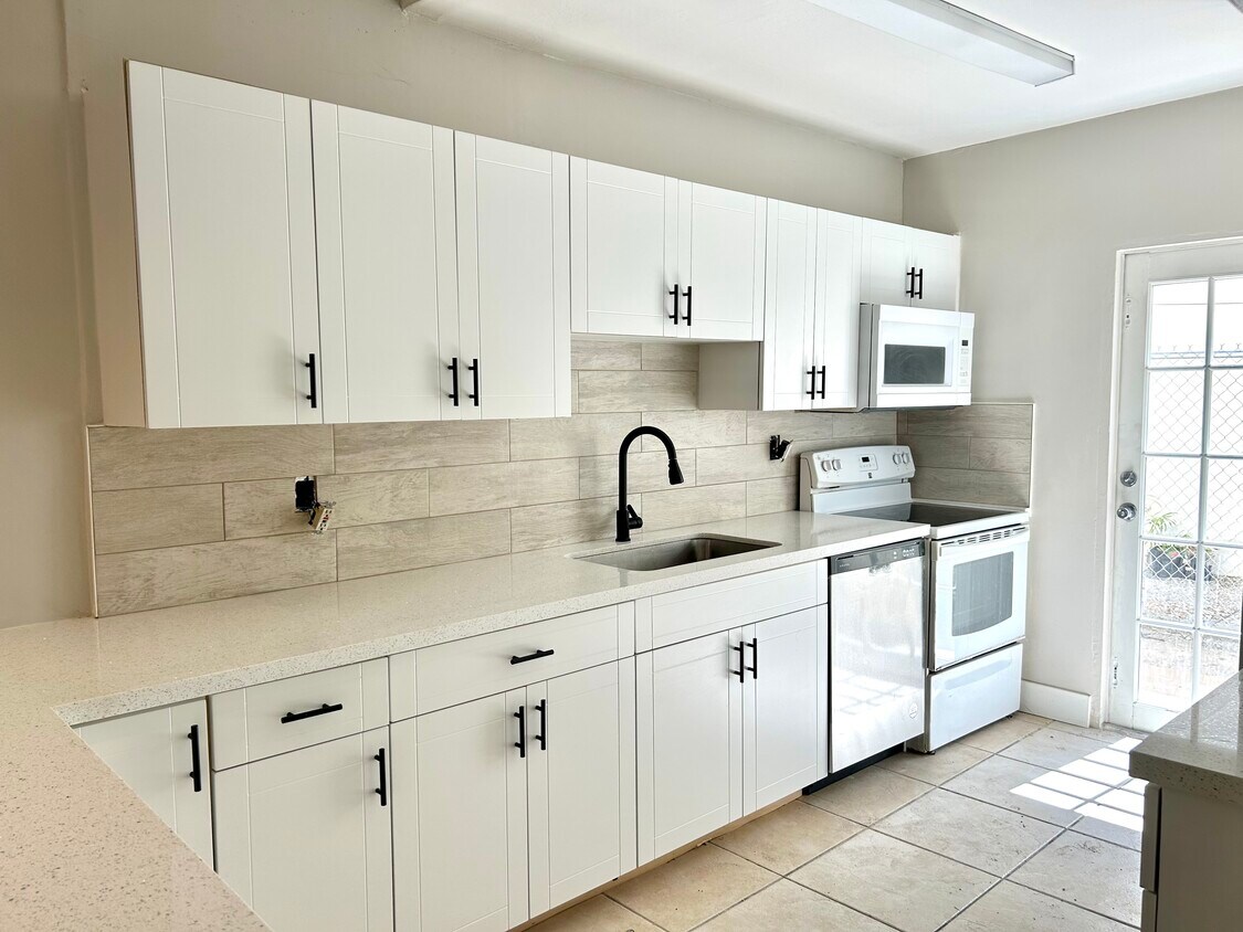 Foto principal - 7331 Gary Ave