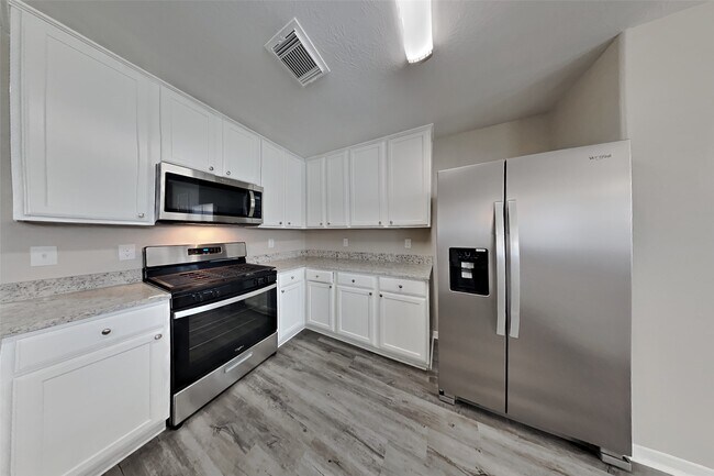 Foto del edificio - 3411 Dorsey Ln