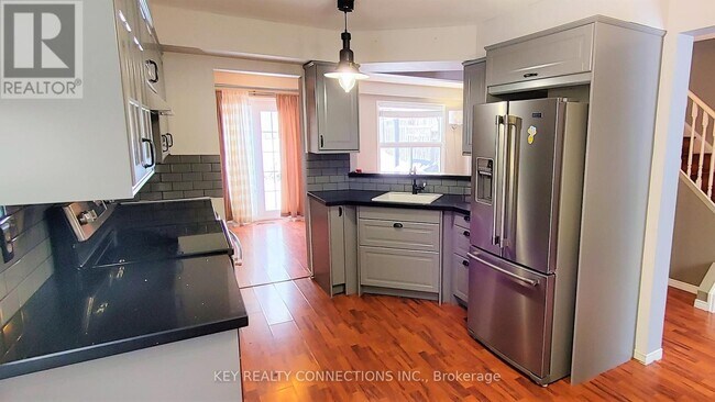 Photo du bâtiment - 318 Michael Dr