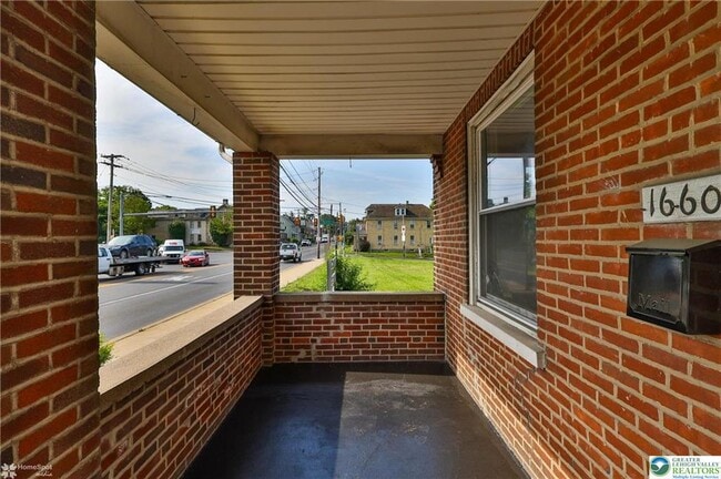 Building Photo - 1660 Main St