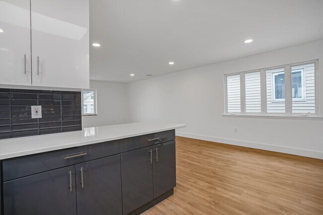 Building Photo - 1403 51st St