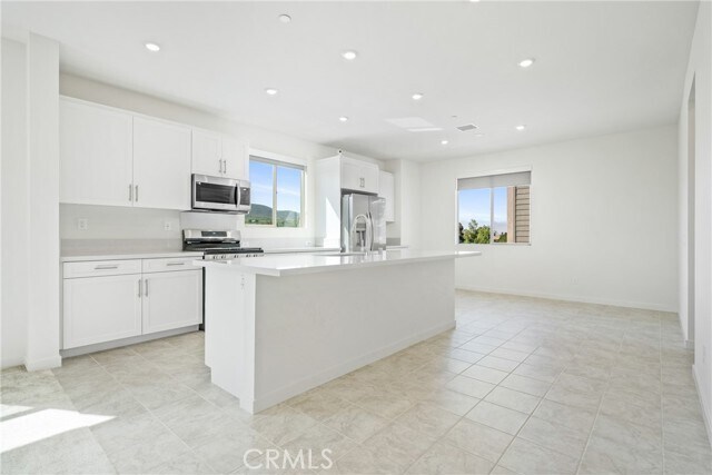 Building Photo - 32082 Paseo Vibrante