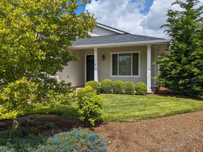 Building Photo - 5500 Doogan Ct SE
