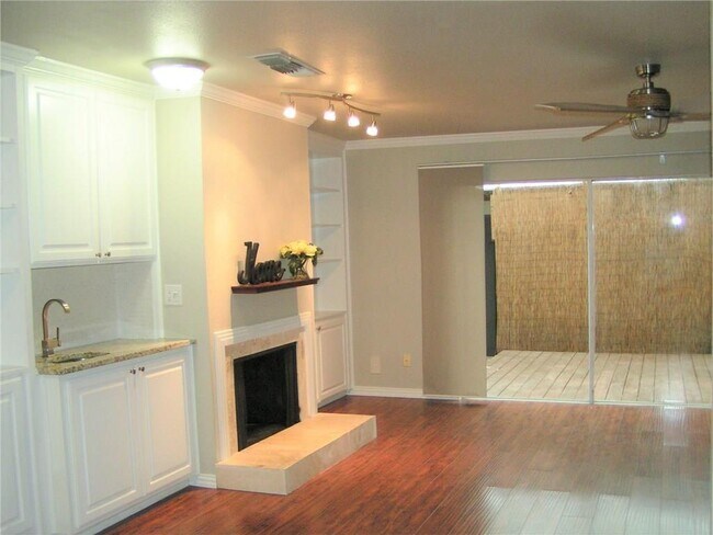 Foto del edificio - 6627 Valleyside Rd
