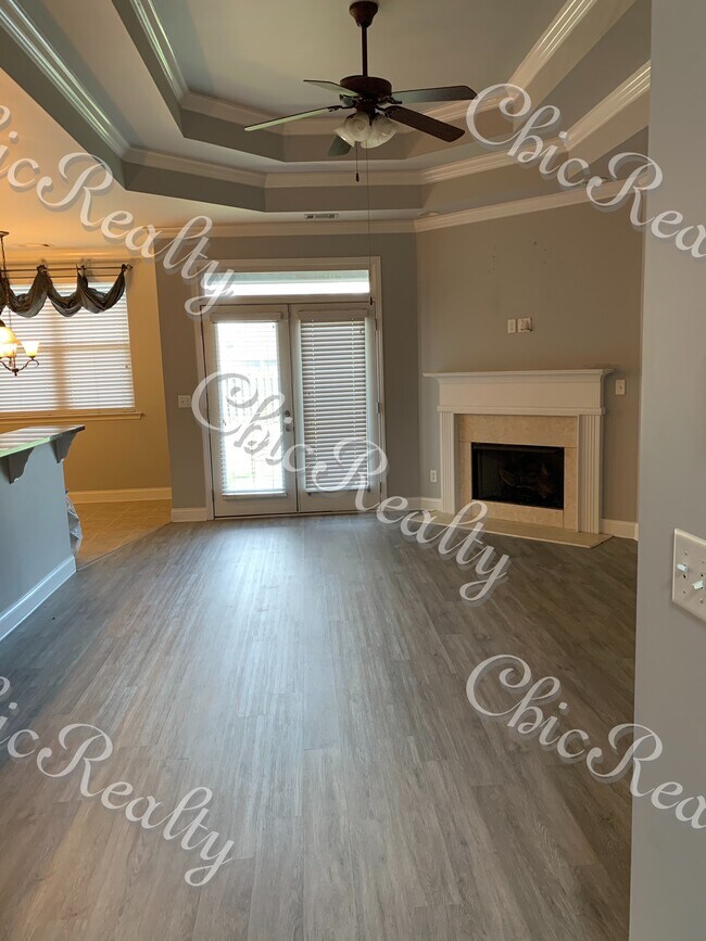 Living room - 1215 Overlook Dr
