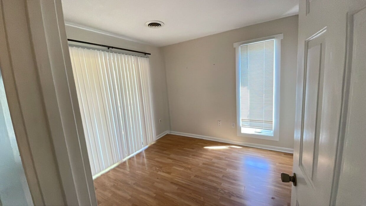 Foto del edificio - 4717 Cobblestone Dr