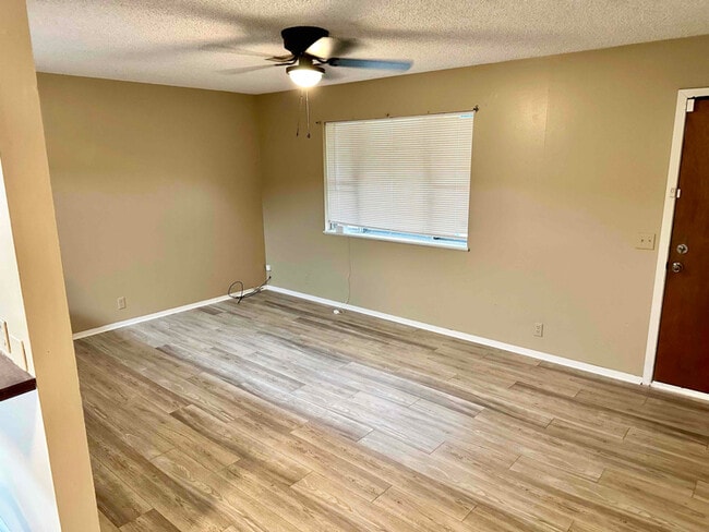 Building Photo - 508 Mustang Dr