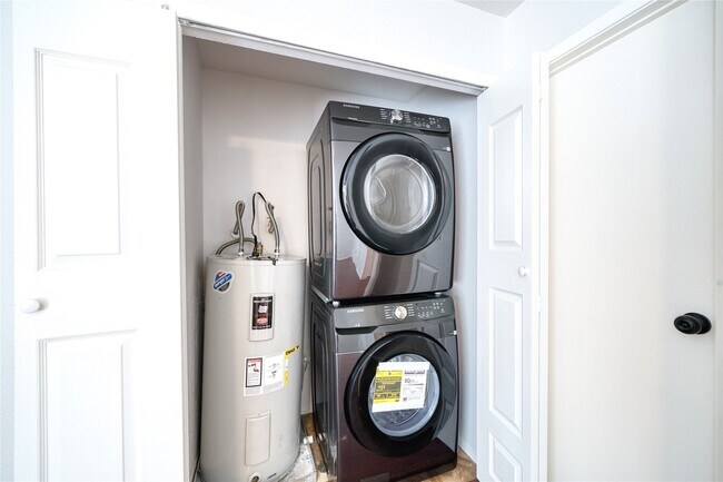 Foto del edificio - 6001 Reims Rd