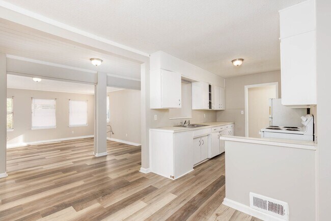 Building Photo - 1169 Dogwood Ln