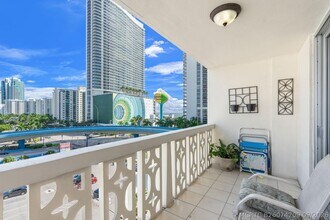 Building Photo - 1825 S Ocean Dr