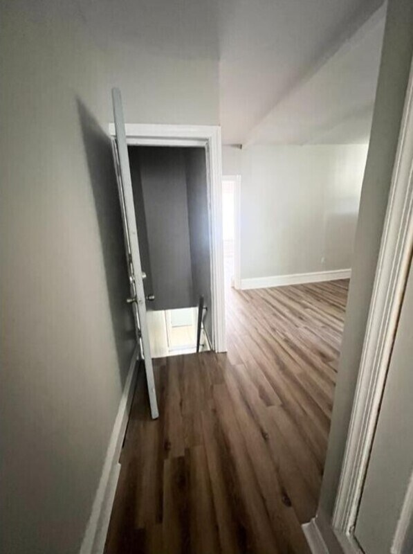 Foto del edificio - 26 N 54th St