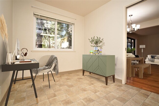 Foto del edificio - Updated Condo Walking Distance to Downtown...