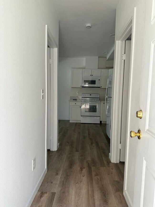 Foto del edificio - 23811 Bouquet Canyon Pl