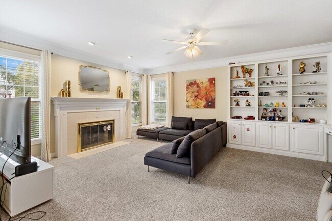 Foto del edificio - 5173 Claridge Dr