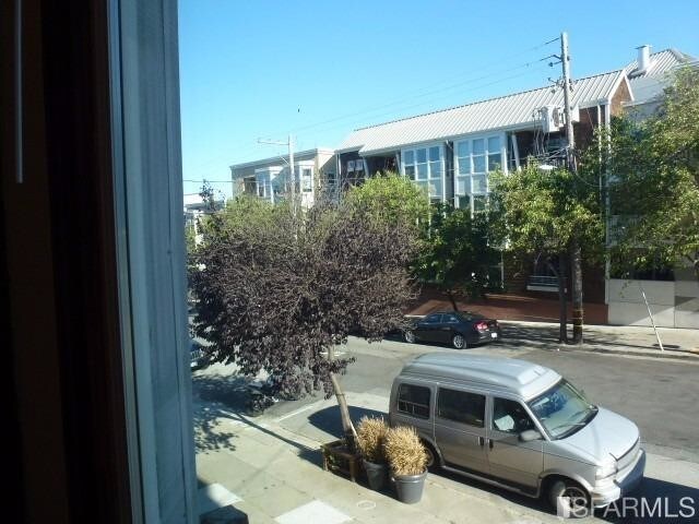 Building Photo - 2066 McAllister St