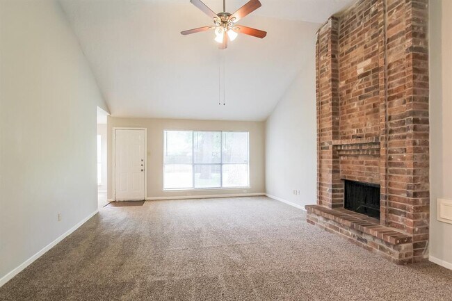 Building Photo - 3618 Village Grove Dr