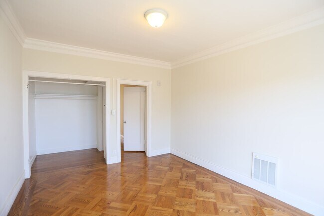 Foto del edificio - 245 11th Avenue