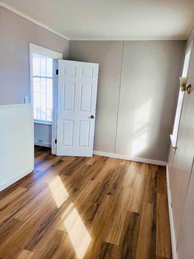 Building Photo - 721 Lyon St