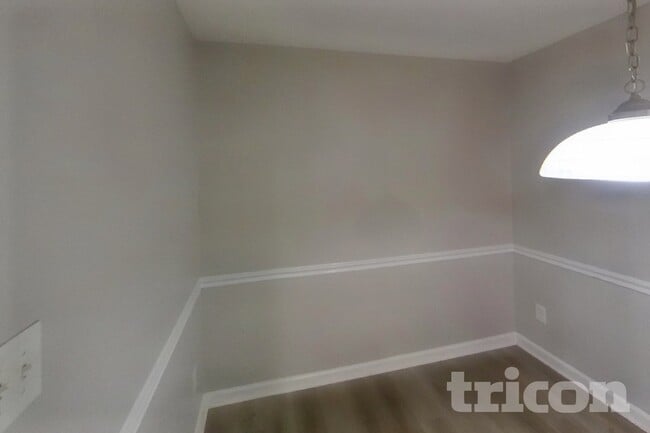 Building Photo - 1563 Little Creek Dr
