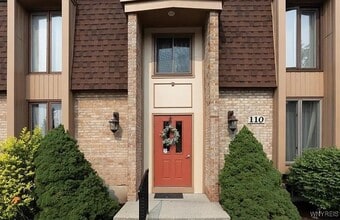 Building Photo - 110 Groton Dr
