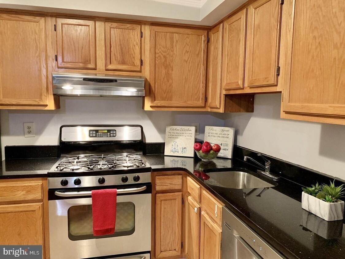 118 Acadia Ct Unit 7, Princeton, NJ 08540 Condo for Rent in Princeton, NJ