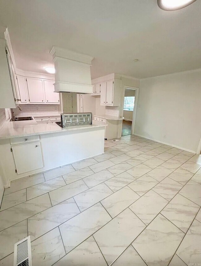 Foto del edificio - 7714 Briarwood Cir